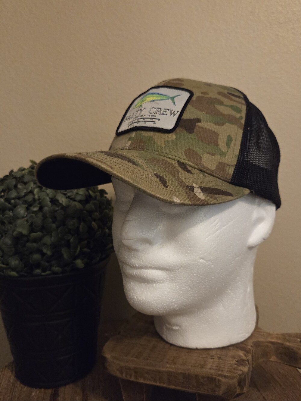 SALTY CREW Mahi Mount Retro Camoflauge Mesh Snap Back Trucker Baseball Cap Hat